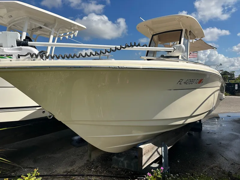 Slide: The Image of Scout 240 XSF 2023 - 8