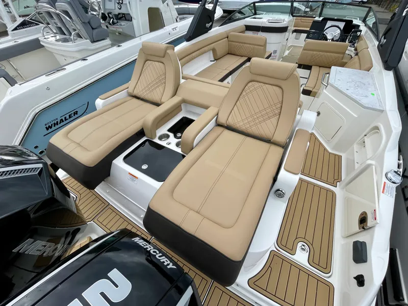 Slide: The Image of Sea Ray SDX 290 Outboard 2026 - 1