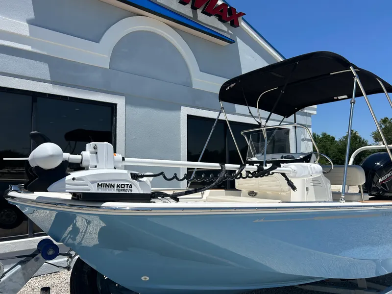 Slide: The Image of Boston Whaler 170 Montauk 2026 - 6