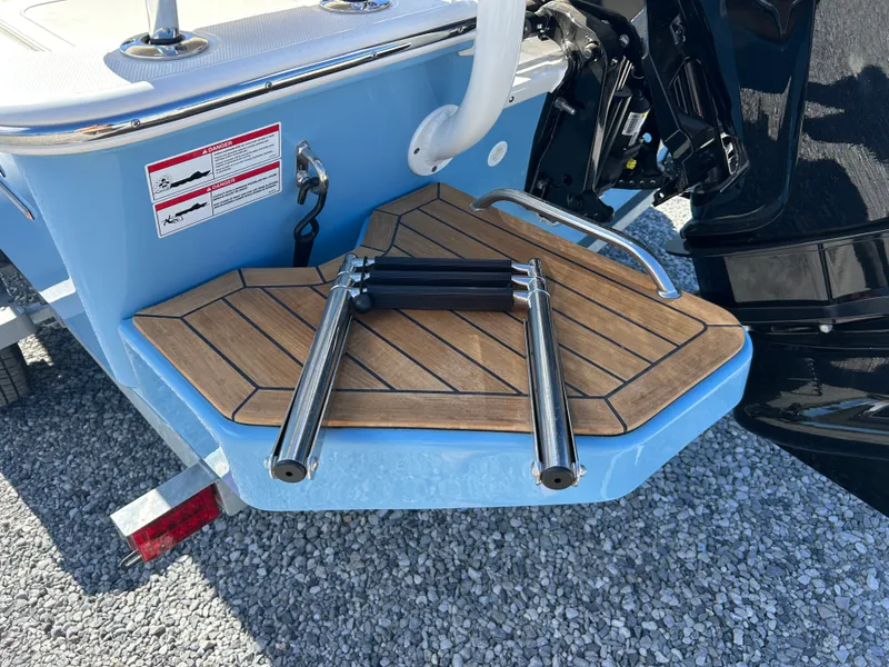 Slide: The Image of Boston Whaler 170 Montauk 2026 - 9