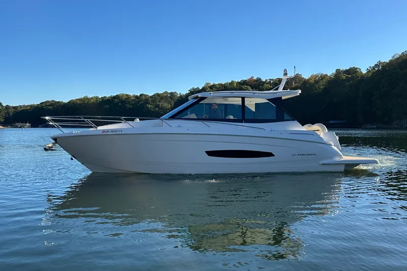 The Image of Regal 36 Grande Coupe 2022 - 0