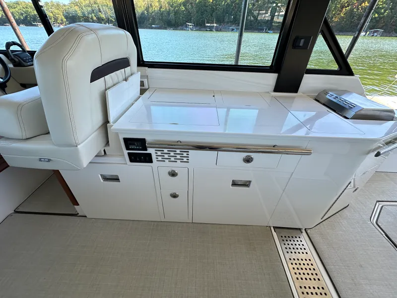 Slide: The Image of Regal 36 Grande Coupe 2022 - 14