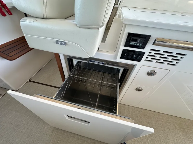 Slide: The Image of Regal 36 Grande Coupe 2022 - 15