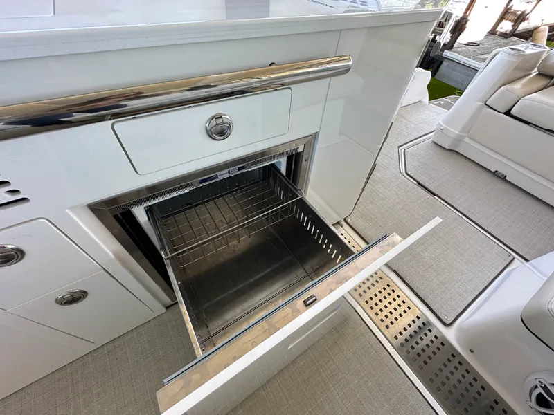 Slide: The Image of Regal 36 Grande Coupe 2022 - 16