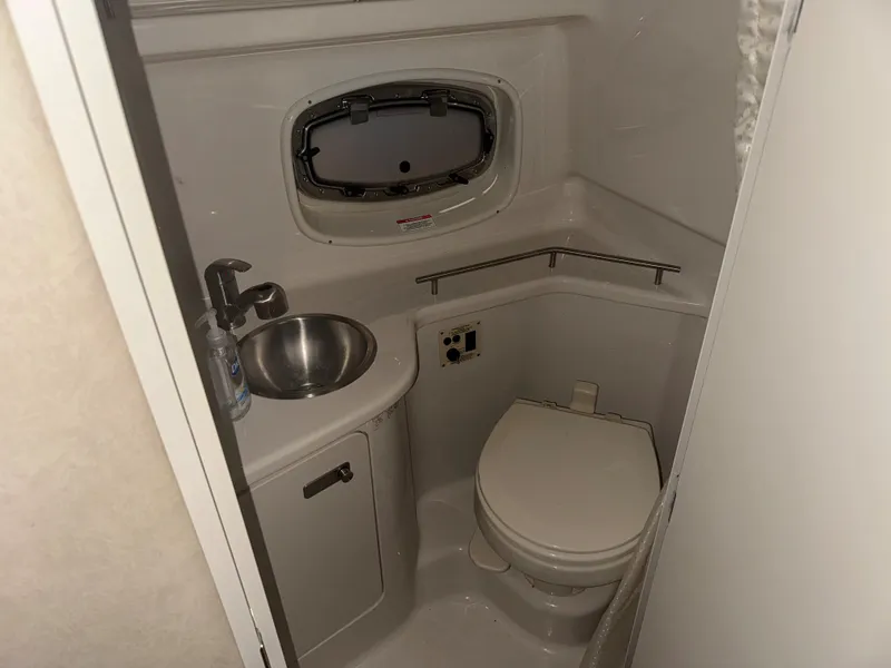 Slide: The Image of Sea Ray 280 SUNDANCER 2012 - 19