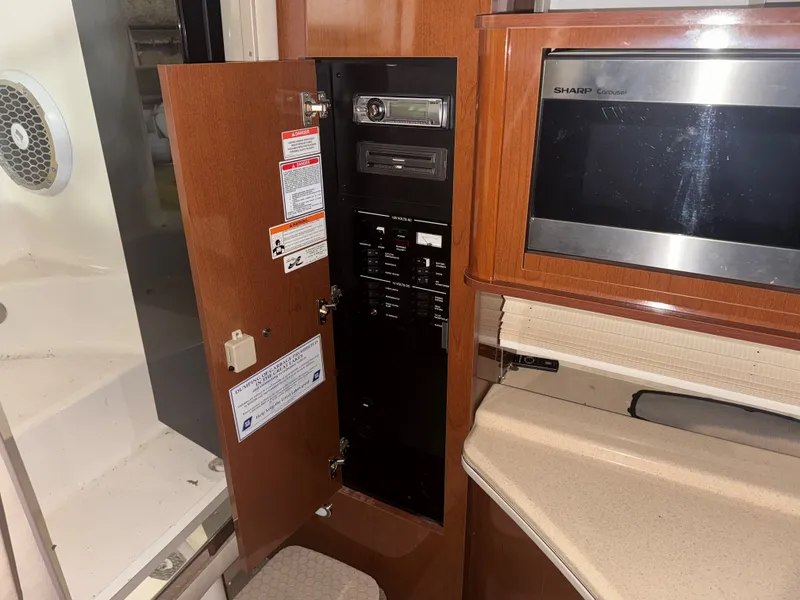 Slide: The Image of Sea Ray 280 SUNDANCER 2012 - 23