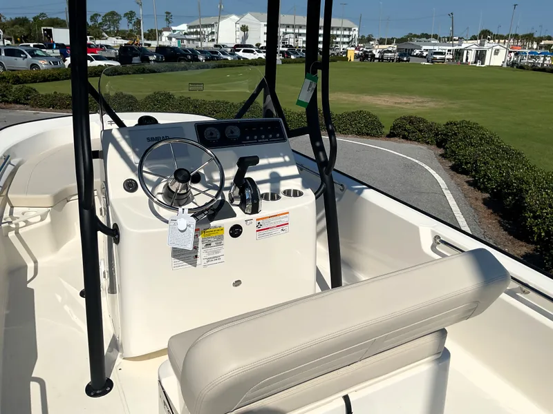 Slide: The Image of Boston Whaler 190 Montauk 2026 - 15