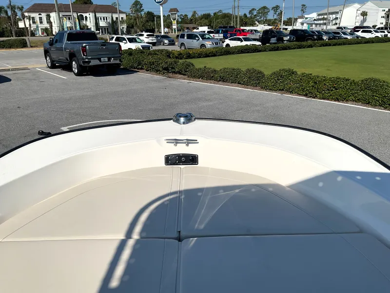 Slide: The Image of Boston Whaler 190 Montauk 2026 - 24