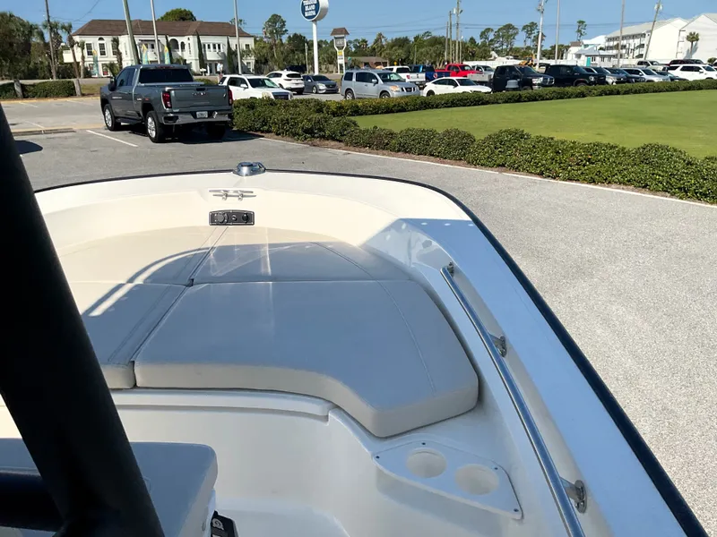 Slide: The Image of Boston Whaler 190 Montauk 2026 - 25