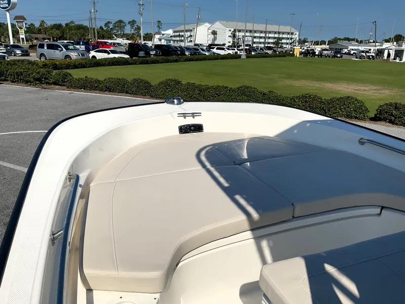 Slide: The Image of Boston Whaler 190 Montauk 2026 - 26