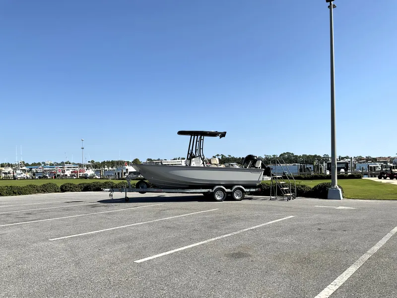 Slide: The Image of Boston Whaler 190 Montauk 2026 - 35