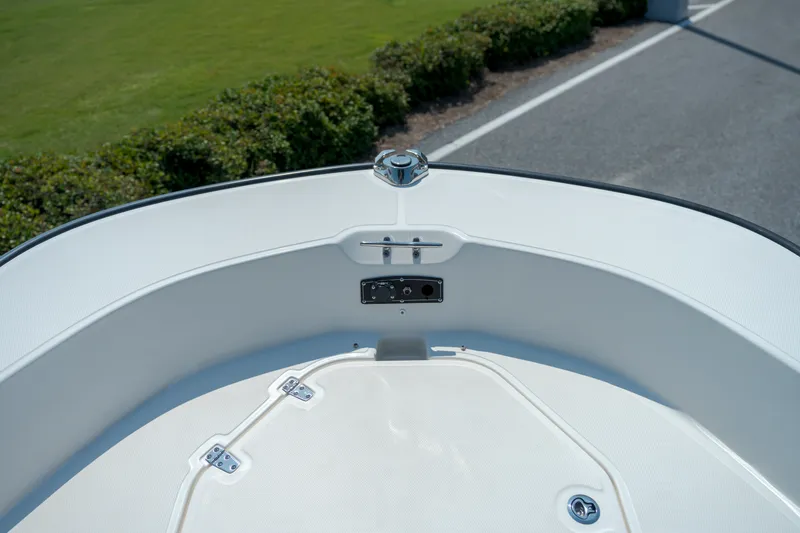 Slide: The Image of Boston Whaler 190 Montauk 2026 - 9