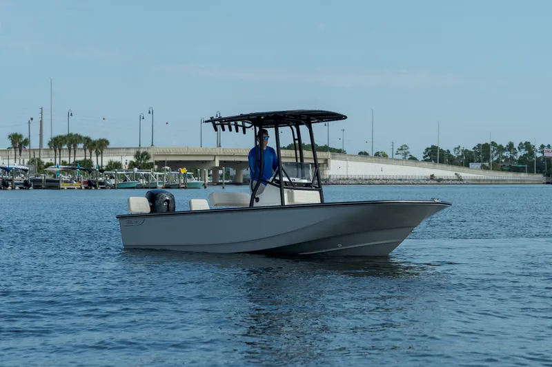 Slide: The Image of Boston Whaler 190 Montauk 2026 - 5