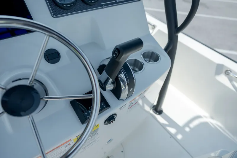 Slide: The Image of Boston Whaler 190 Montauk 2026 - 20