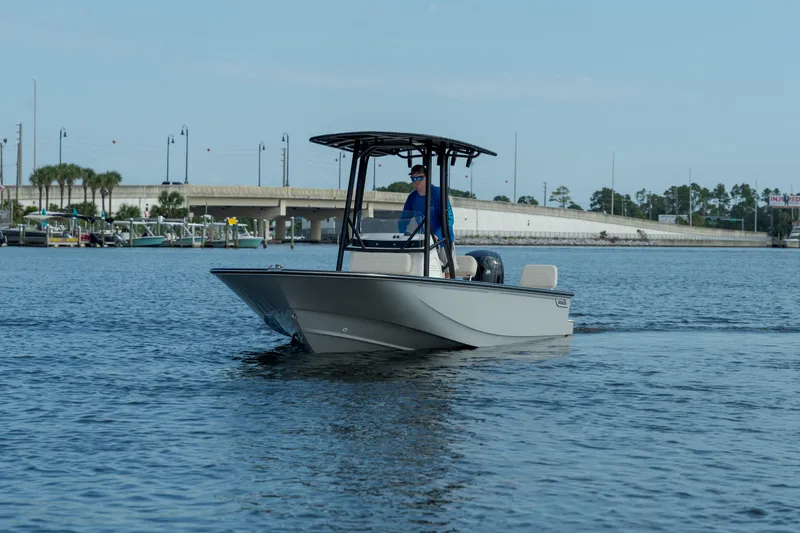 Slide: The Image of Boston Whaler 190 Montauk 2026 - 7