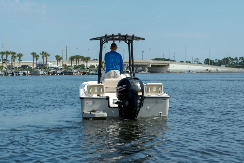 Slide: The Image of Boston Whaler 190 Montauk 2026 - 2