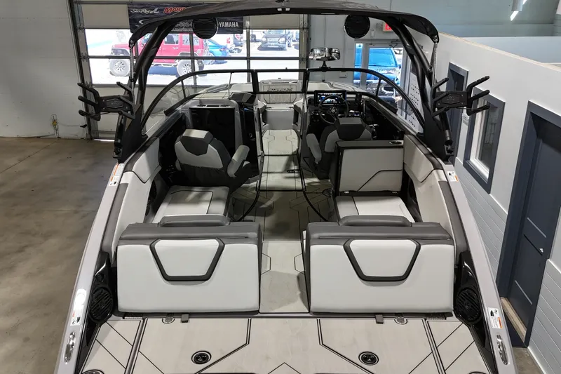 Slide: The Image of Yamaha 252XE 2026 - 10