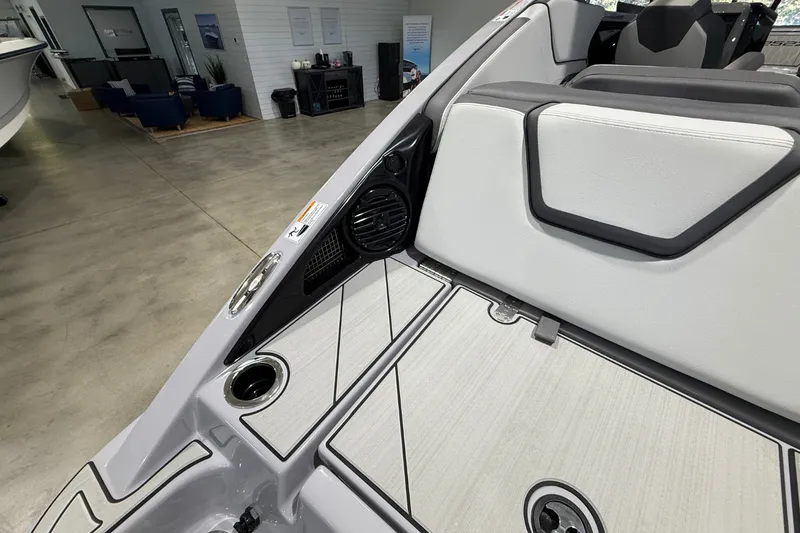 Slide: The Image of Yamaha 252XE 2026 - 11