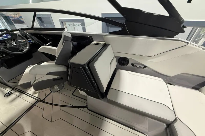 Slide: The Image of Yamaha 252XE 2026 - 17