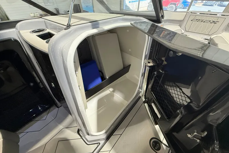 Slide: The Image of Yamaha 252XE 2026 - 22