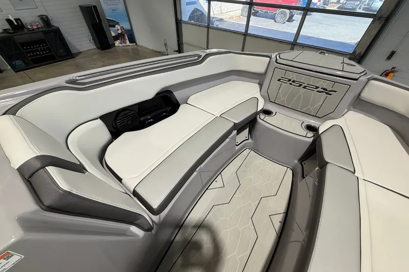 Slide: The Image of Yamaha 252XE 2026 - 30