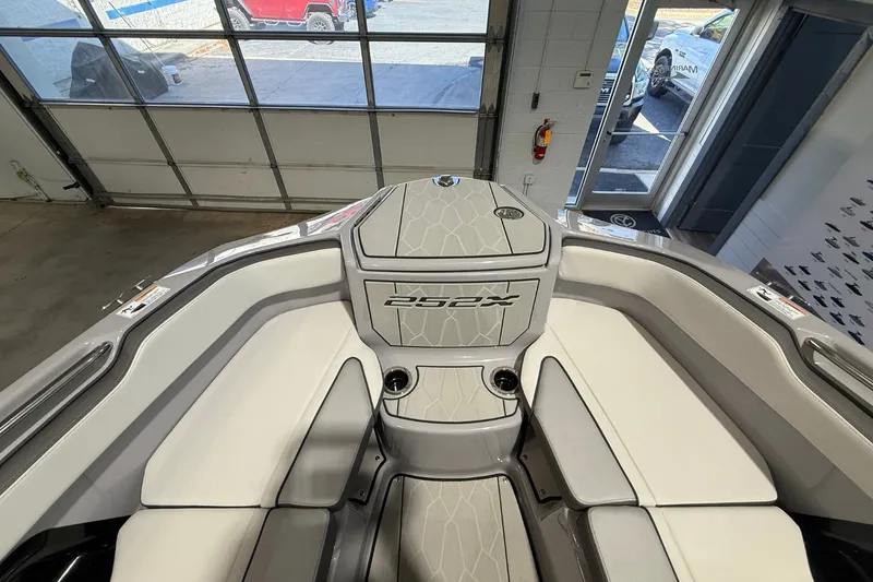 Slide: The Image of Yamaha 252XE 2026 - 31