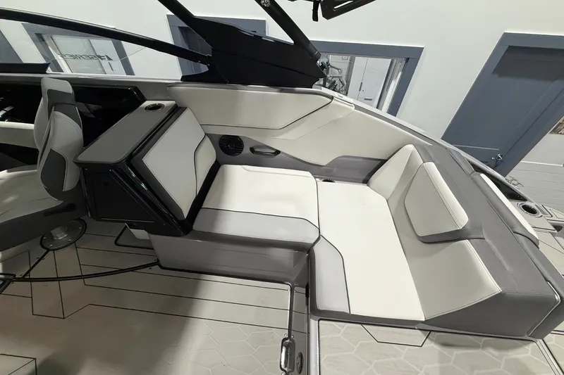 Slide: The Image of Yamaha 252XE 2026 - 19