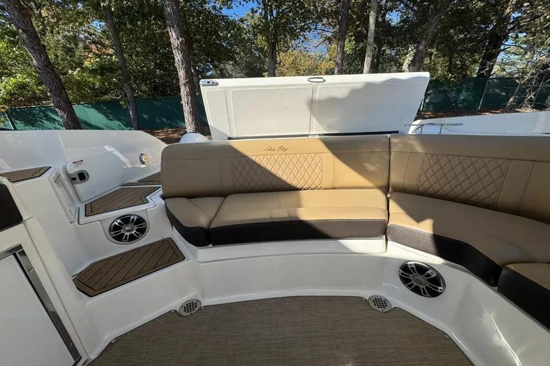 Slide: The Image of Sea Ray SLX 350 2019 - 13