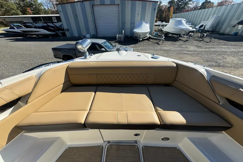 Slide: The Image of Sea Ray SLX 350 2019 - 44