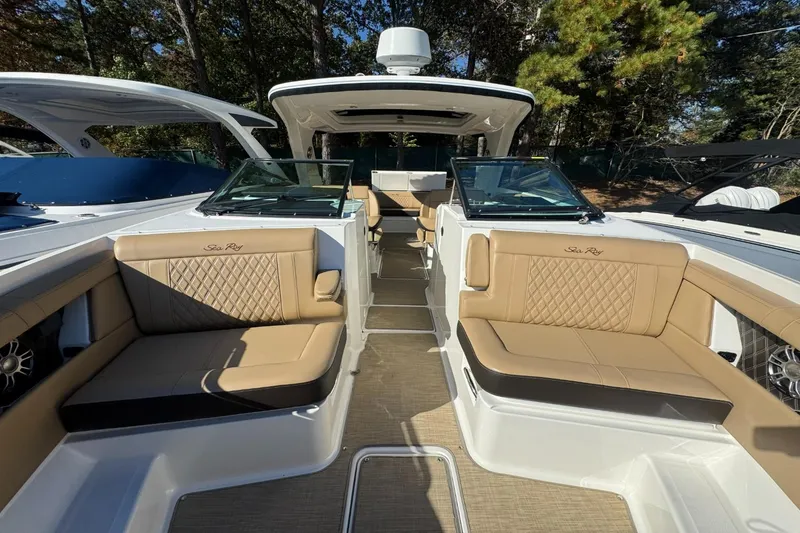 Slide: The Image of Sea Ray SLX 350 2019 - 45