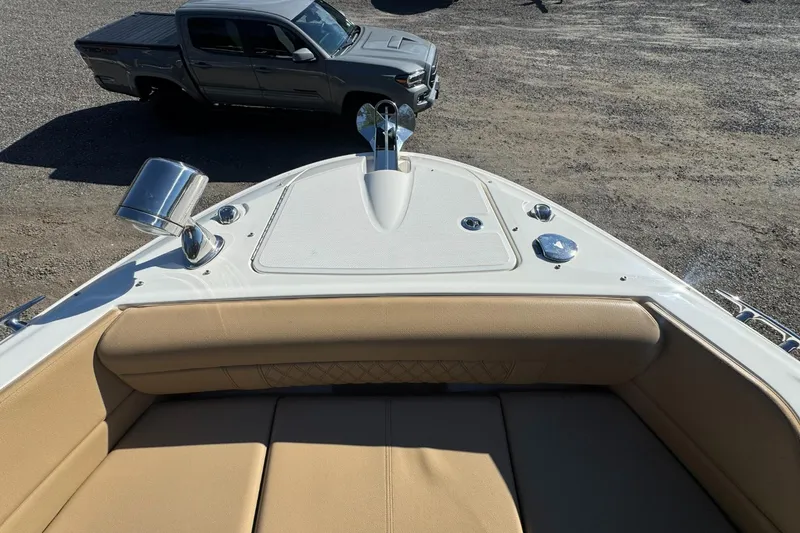 Slide: The Image of Sea Ray SLX 350 2019 - 46