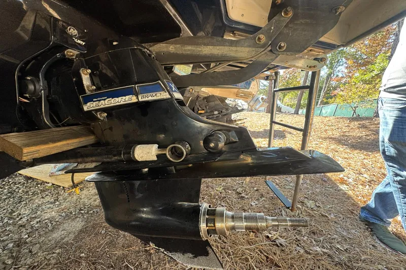 Slide: The Image of Sea Ray SLX 350 2019 - 50