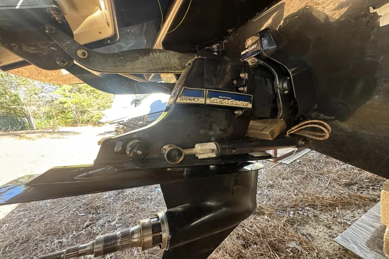 Slide: The Image of Sea Ray SLX 350 2019 - 51