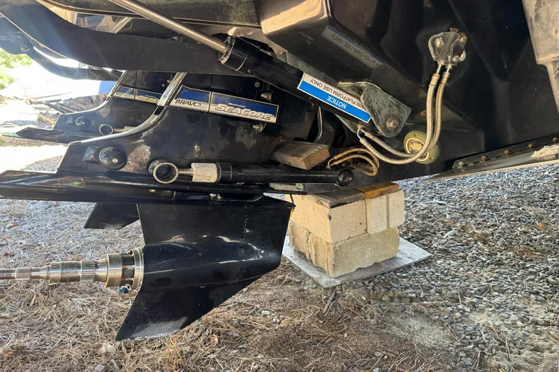 Slide: The Image of Sea Ray SLX 350 2019 - 52