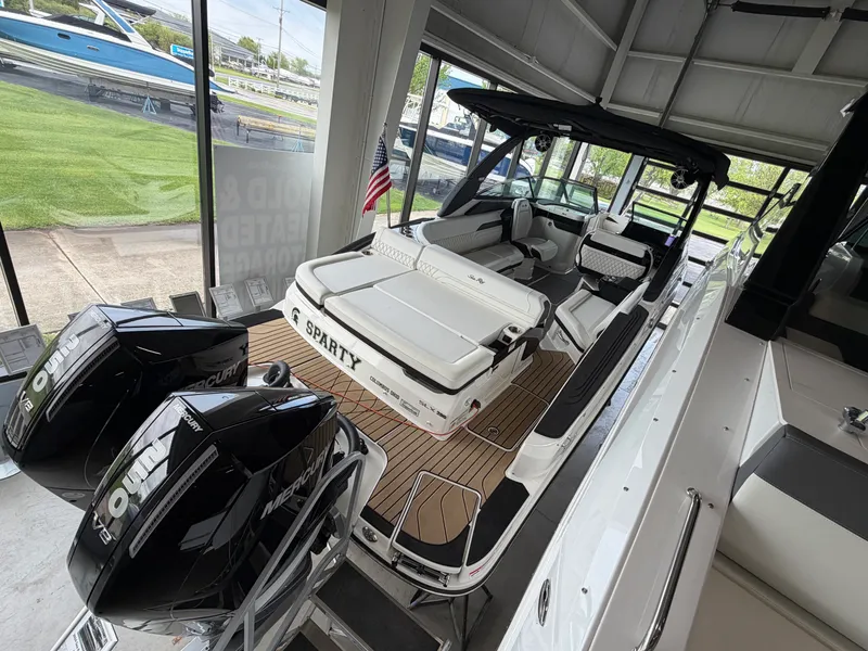 Slide: The Image of Sea Ray 280 SLX OB 2024 - 4