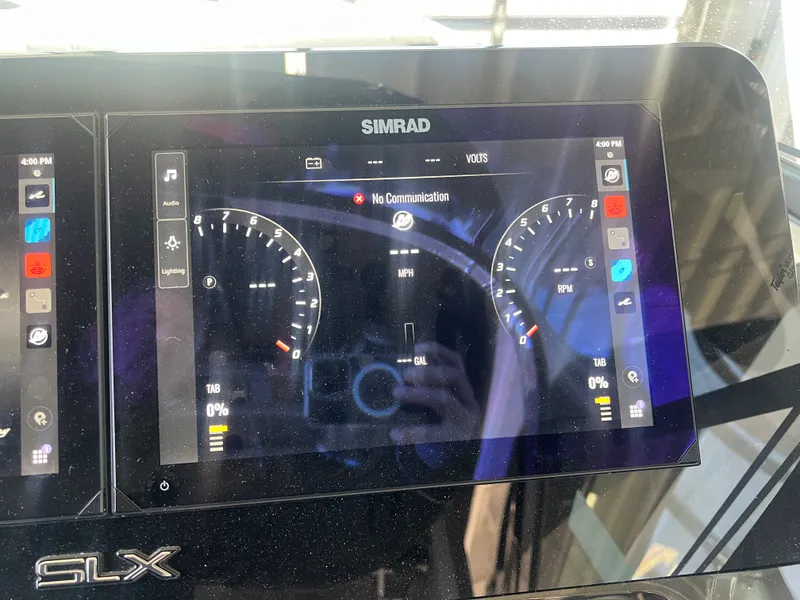 Slide: The Image of Sea Ray 280 SLX OB 2024 - 17