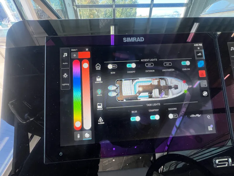 Slide: The Image of Sea Ray 280 SLX OB 2024 - 16