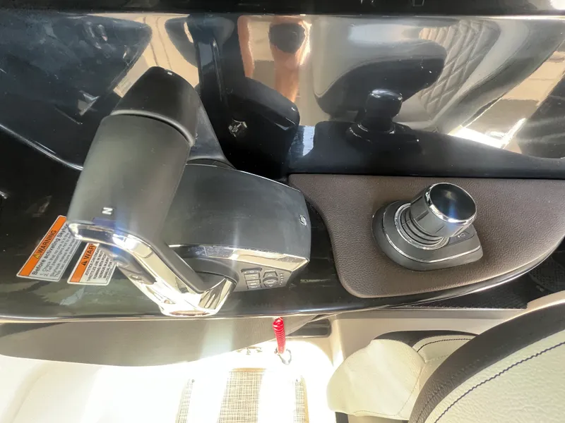 Slide: The Image of Sea Ray 280 SLX OB 2024 - 20