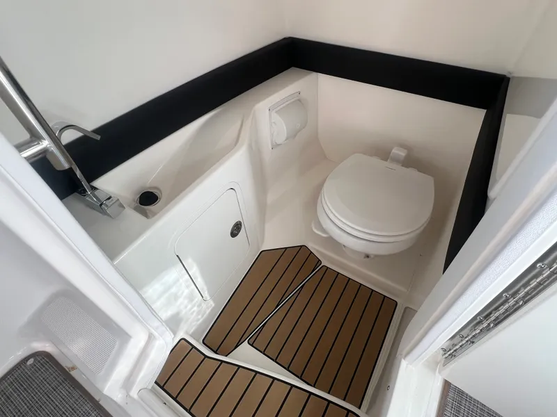 Slide: The Image of Sea Ray 280 SLX OB 2024 - 22