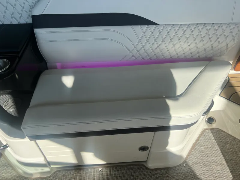 Slide: The Image of Sea Ray 280 SLX OB 2024 - 6