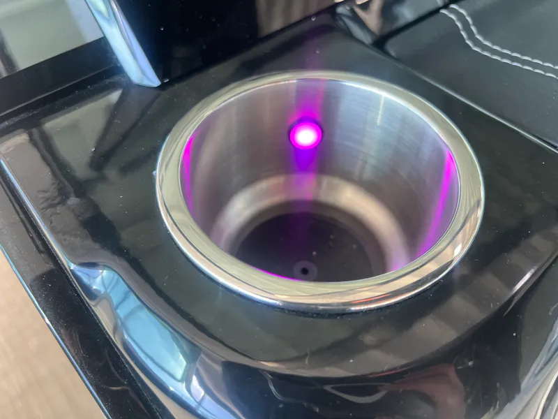 Slide: The Image of Sea Ray 280 SLX OB 2024 - 8