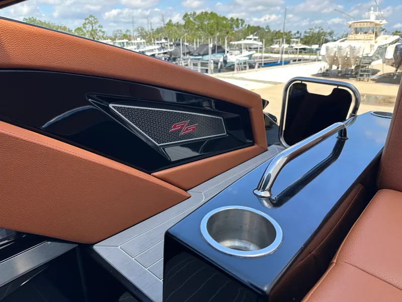 Slide: The Image of Cruisers Yachts 338 SS OB 2022 - 32
