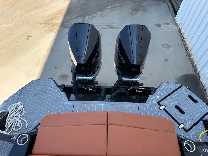 Slide: The Image of Cruisers Yachts 338 SS OB 2022 - 33