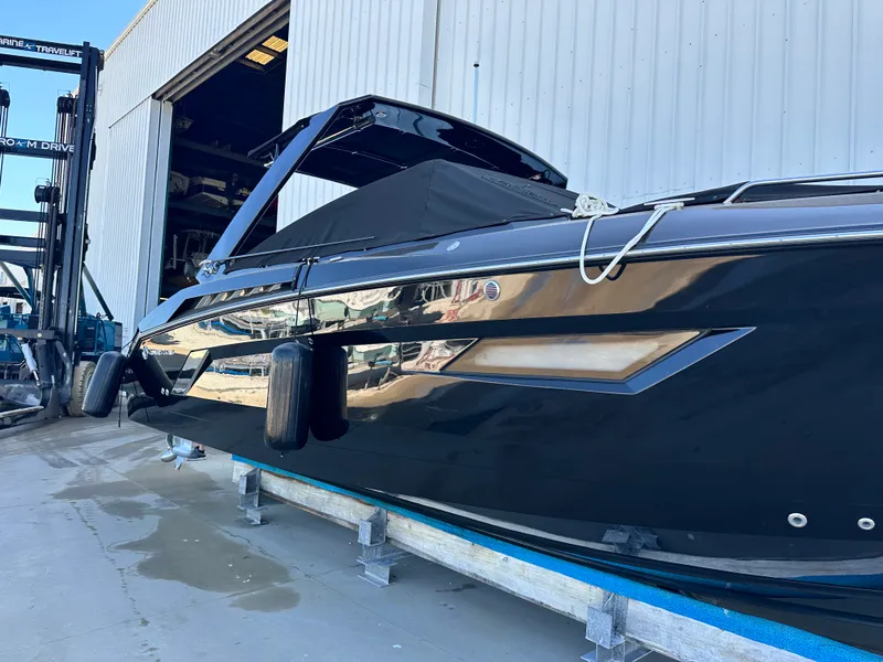 Slide: The Image of Cruisers Yachts 338 SS OB 2022 - 9