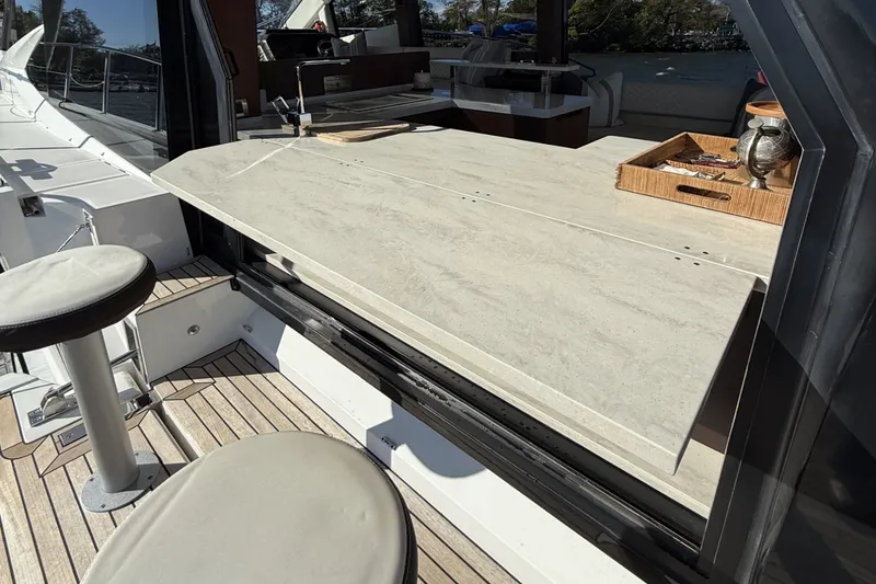 Slide: The Image of Galeon 500 FLY 2018 - 13