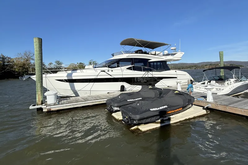 Slide: The Image of Galeon 500 FLY 2018 - 2