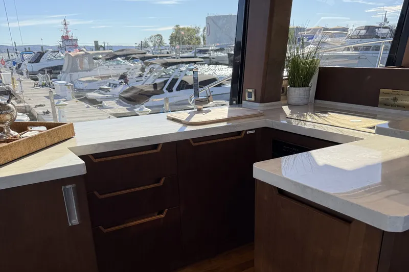 Slide: The Image of Galeon 500 FLY 2018 - 25