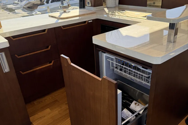 Slide: The Image of Galeon 500 FLY 2018 - 26