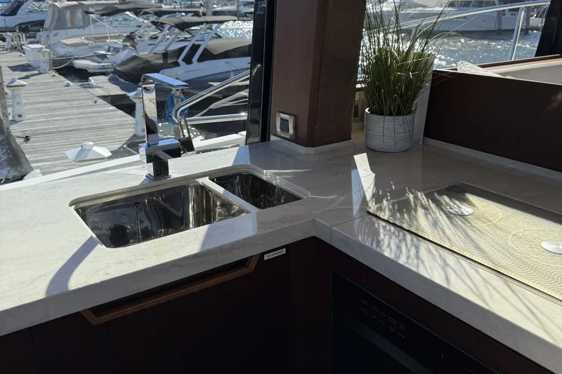 Slide: The Image of Galeon 500 FLY 2018 - 27