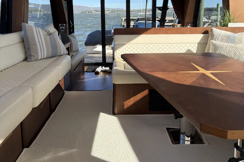 Slide: The Image of Galeon 500 FLY 2018 - 30
